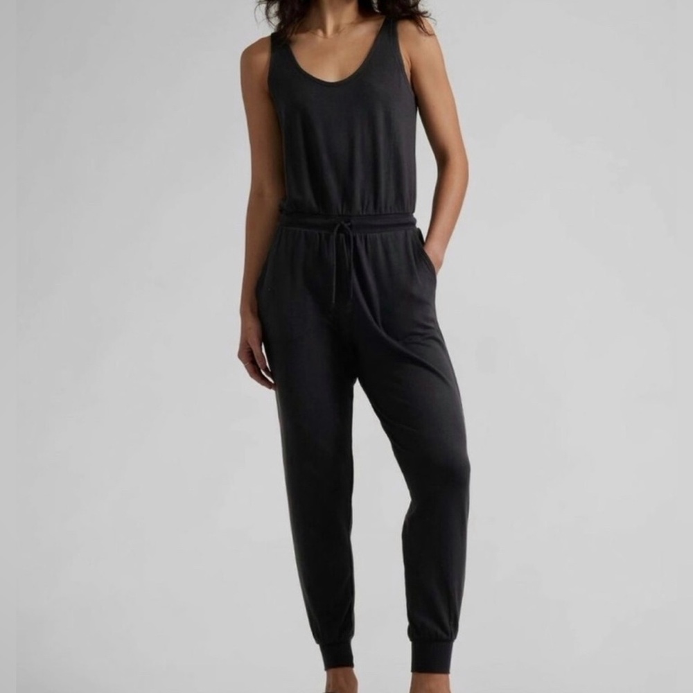 NWT EXPRESS Scoop Neck Sleeveless Tie Waist Jogger Jumpsuit XS Black Extra Small